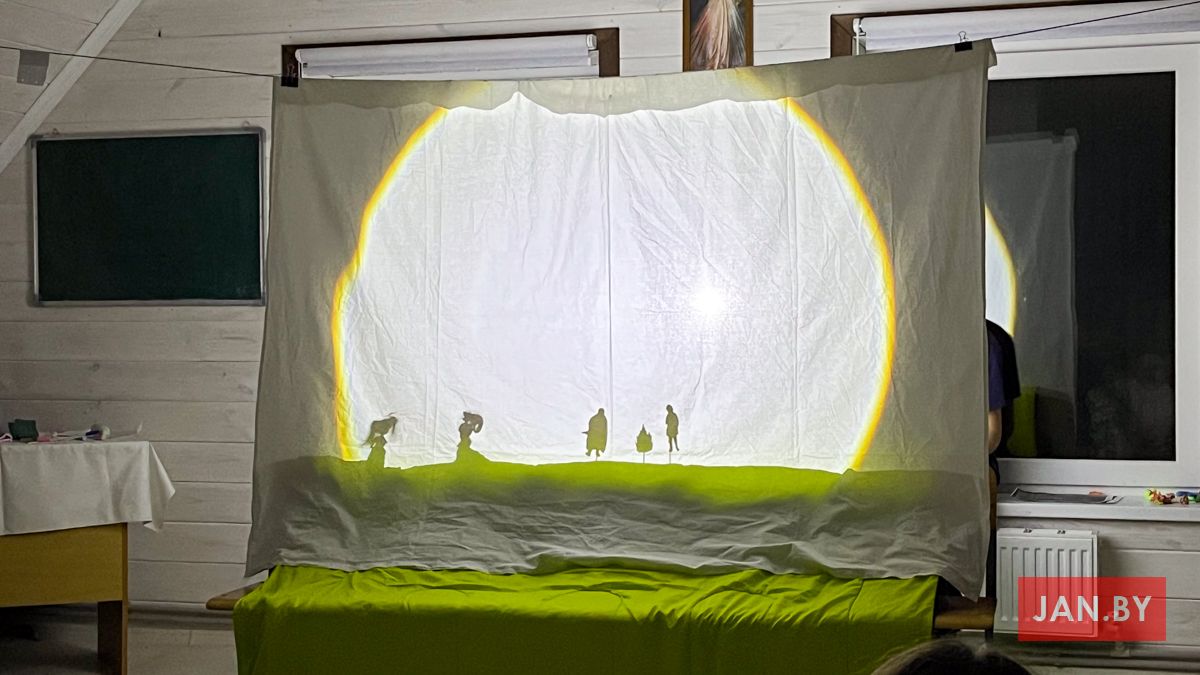 Звязкі паміж сценкамі на вогнішчы